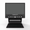 Die ClearView GO 15 ist eine schwarze elektronische Videolupe mit einem großen Bildschirm, Steuertasten unter dem Display und einem klappbaren Sockel, die für sehbehinderte Benutzer entwickelt wurde.
